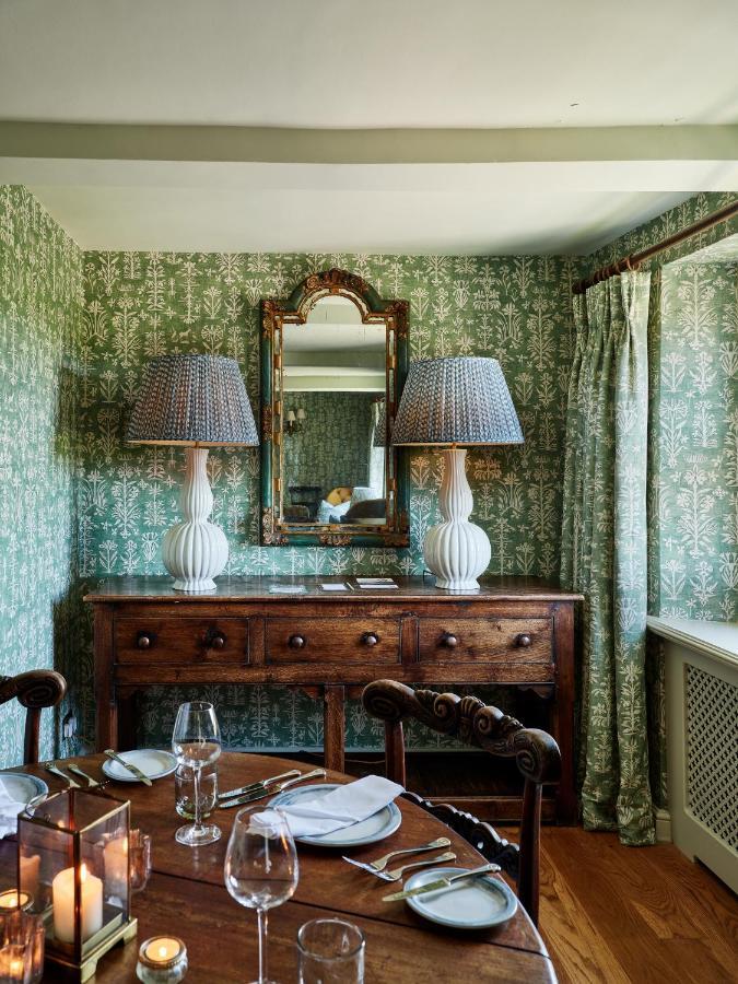 Townhouse Suites- Abbey Row マルムズベリー エクステリア 写真